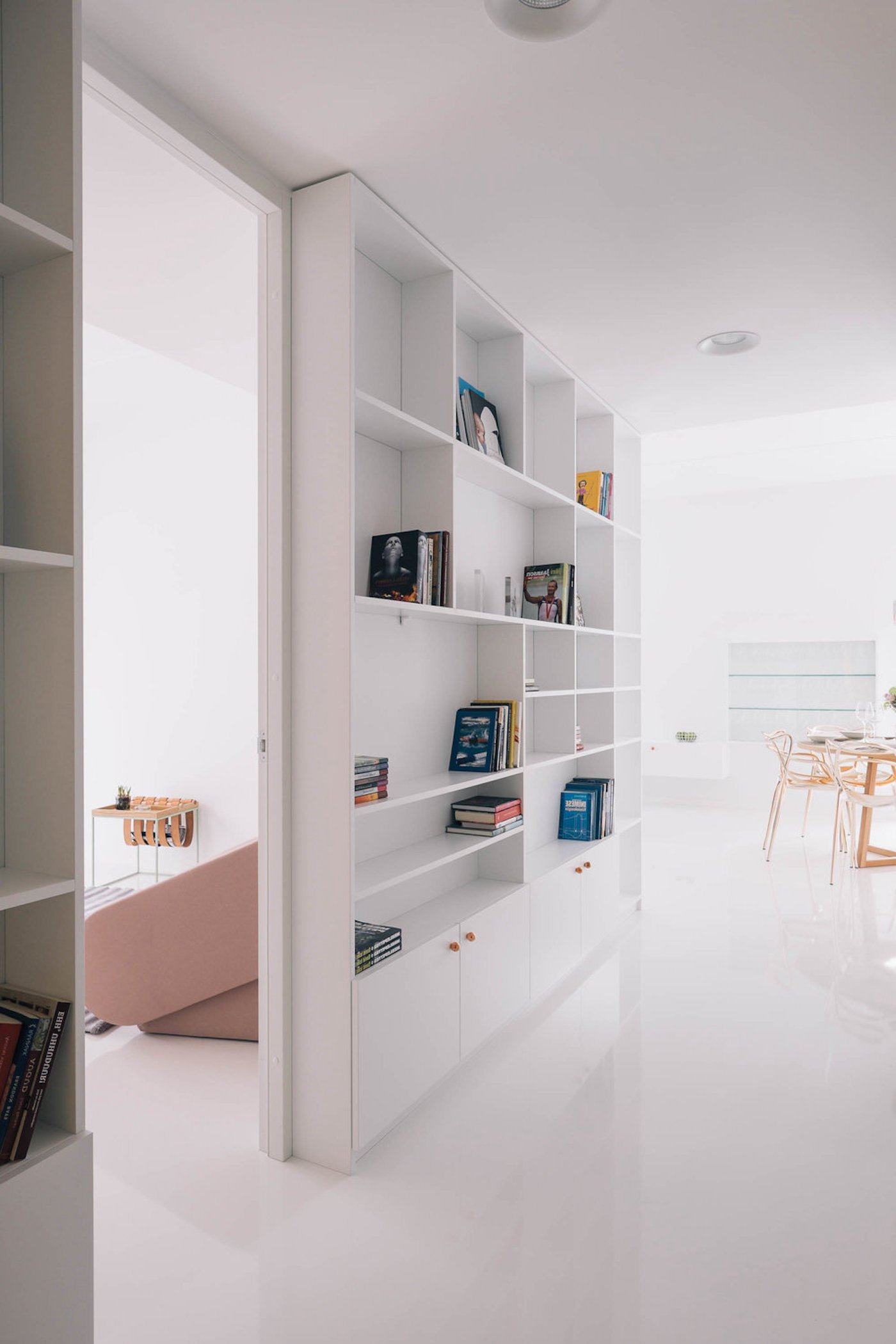 aménagement espace bibliothèque couloir