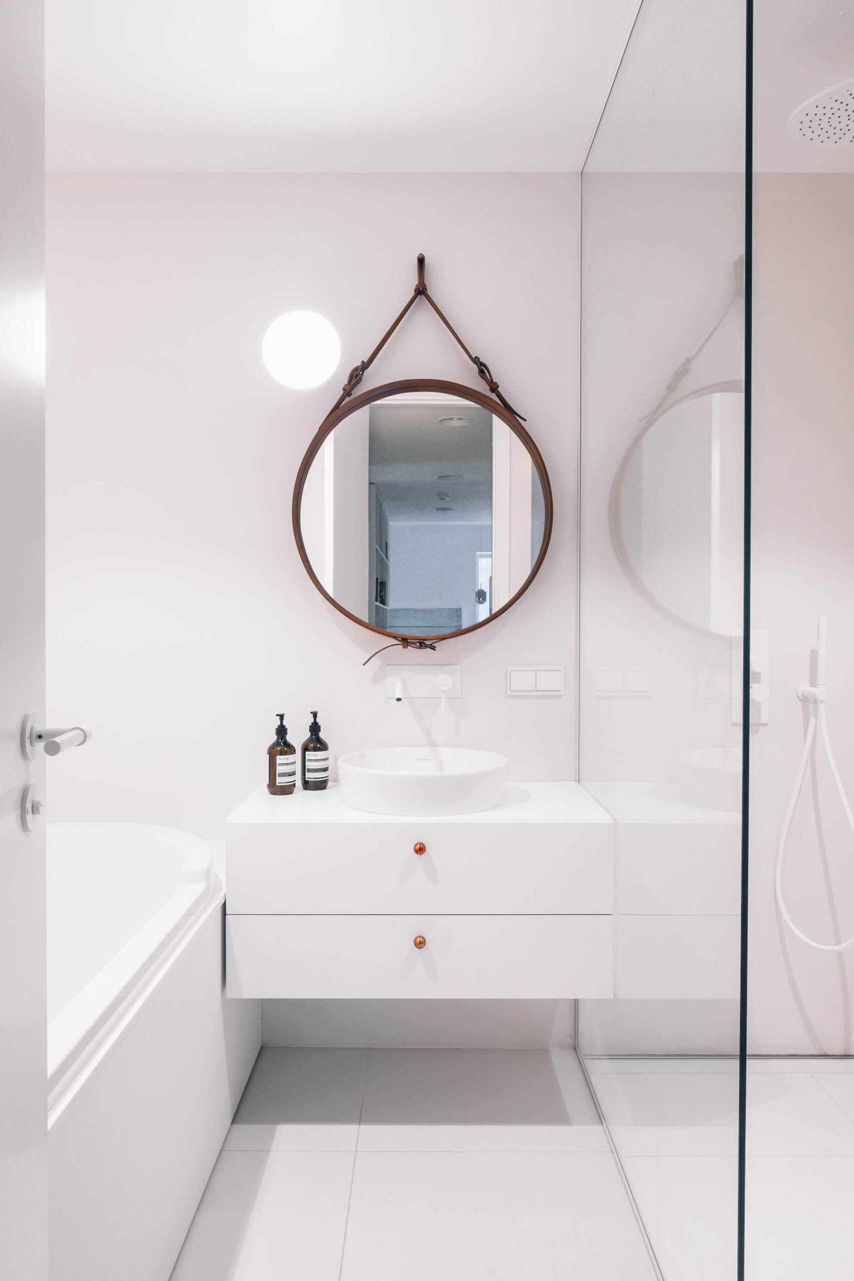 salle de bains déco appartement tout blanc