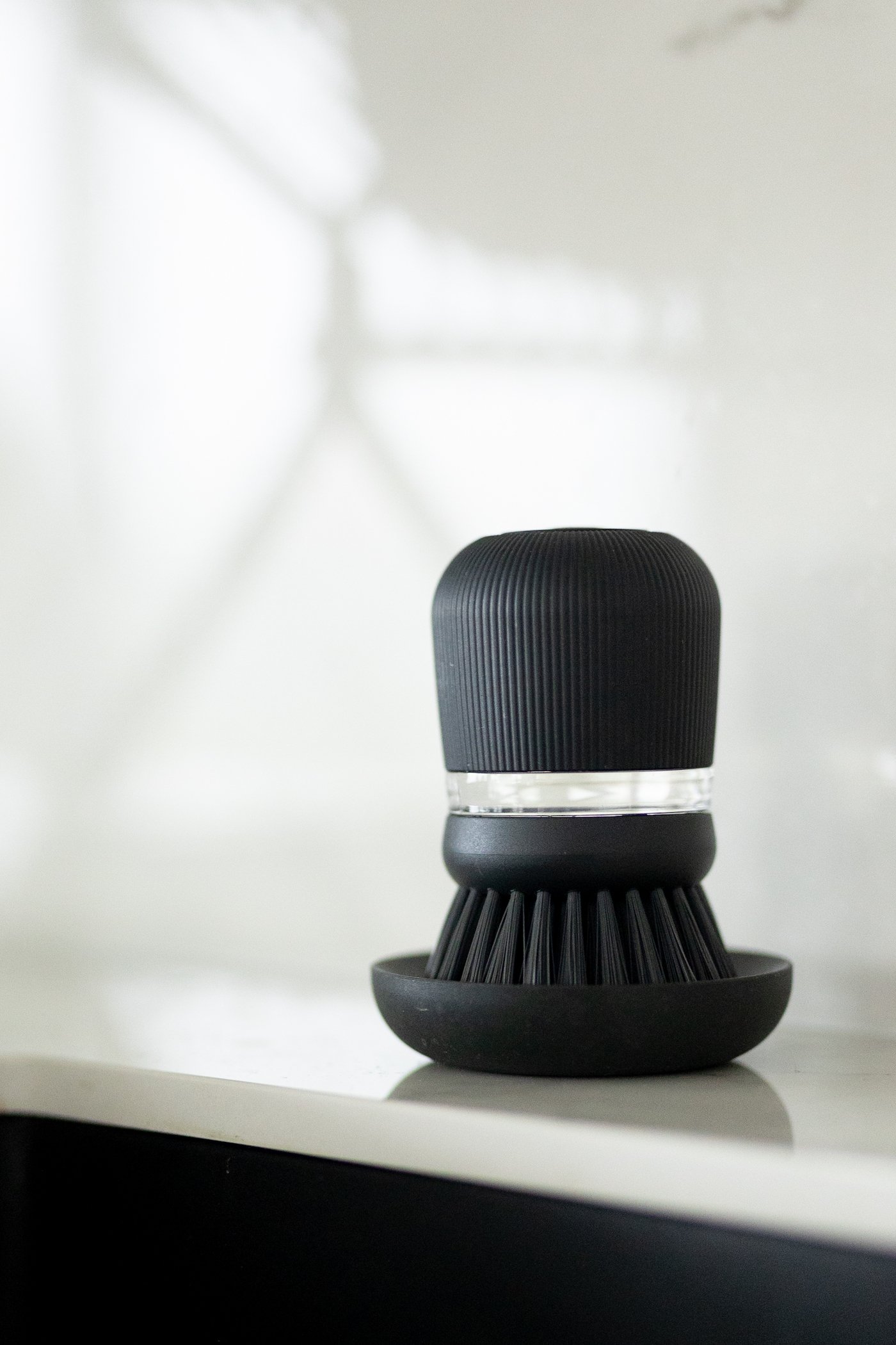 brosse vaisselle distributeur savon intégré