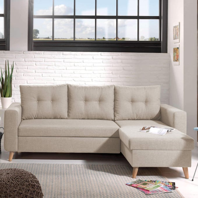 canape droit blanc creme pieds bois tapis salon lumineux