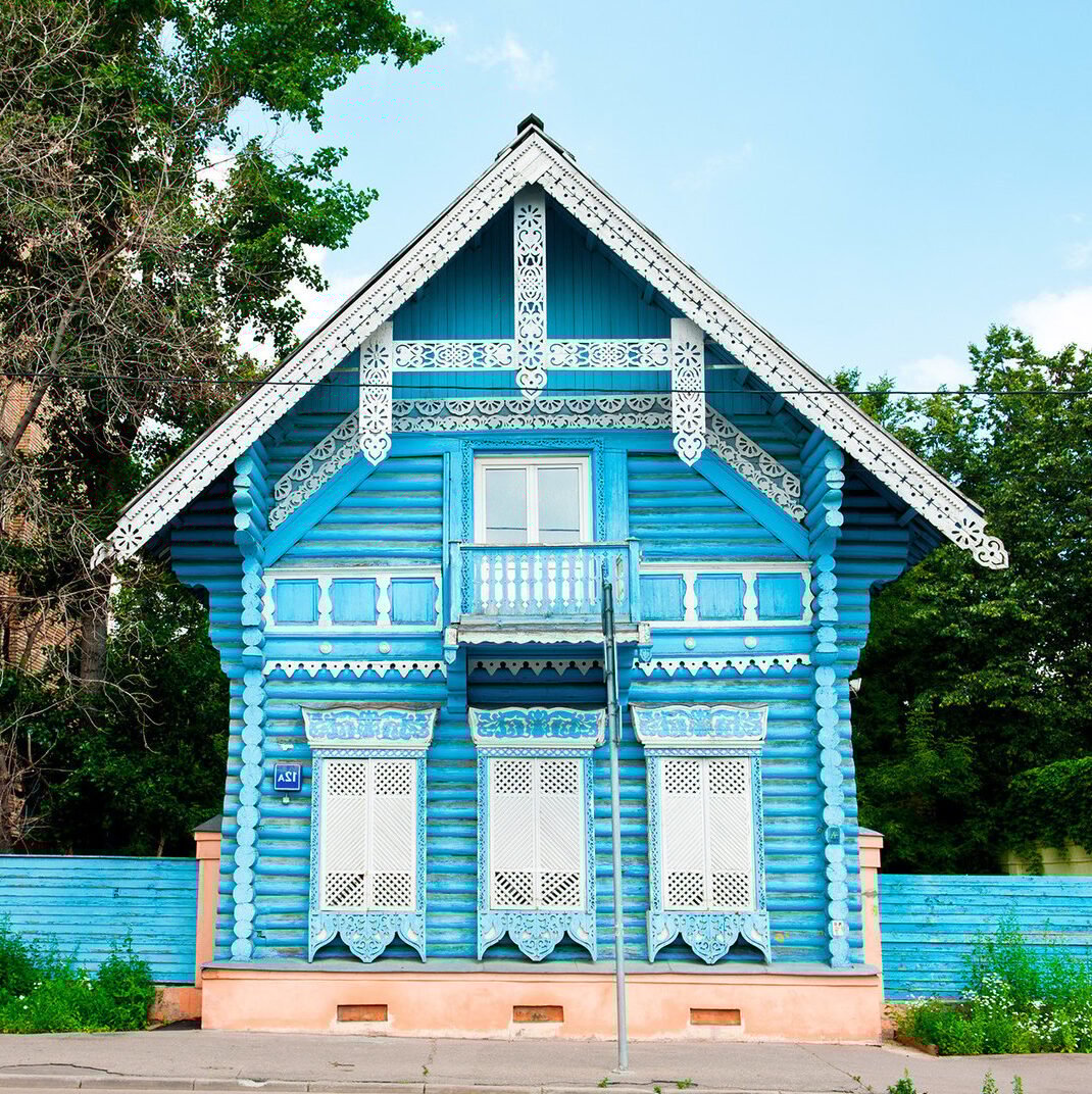 chalet bois russe bleu turquoise rustique