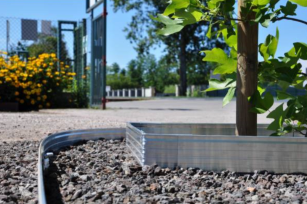 aménager jardin bordure aluminium herbe