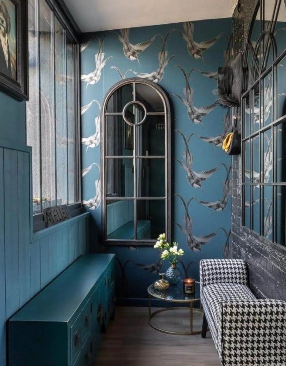 coin detente banquette noir blanc mur bleu canard noir