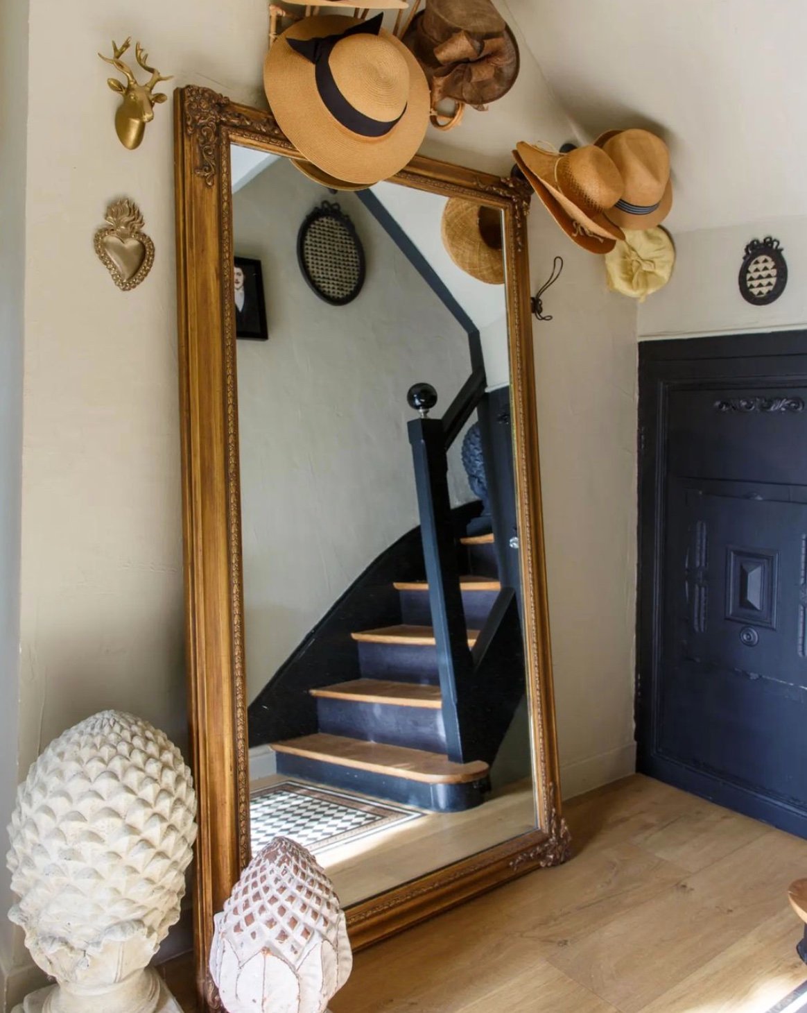 entree champetre lumineux chapeau paille