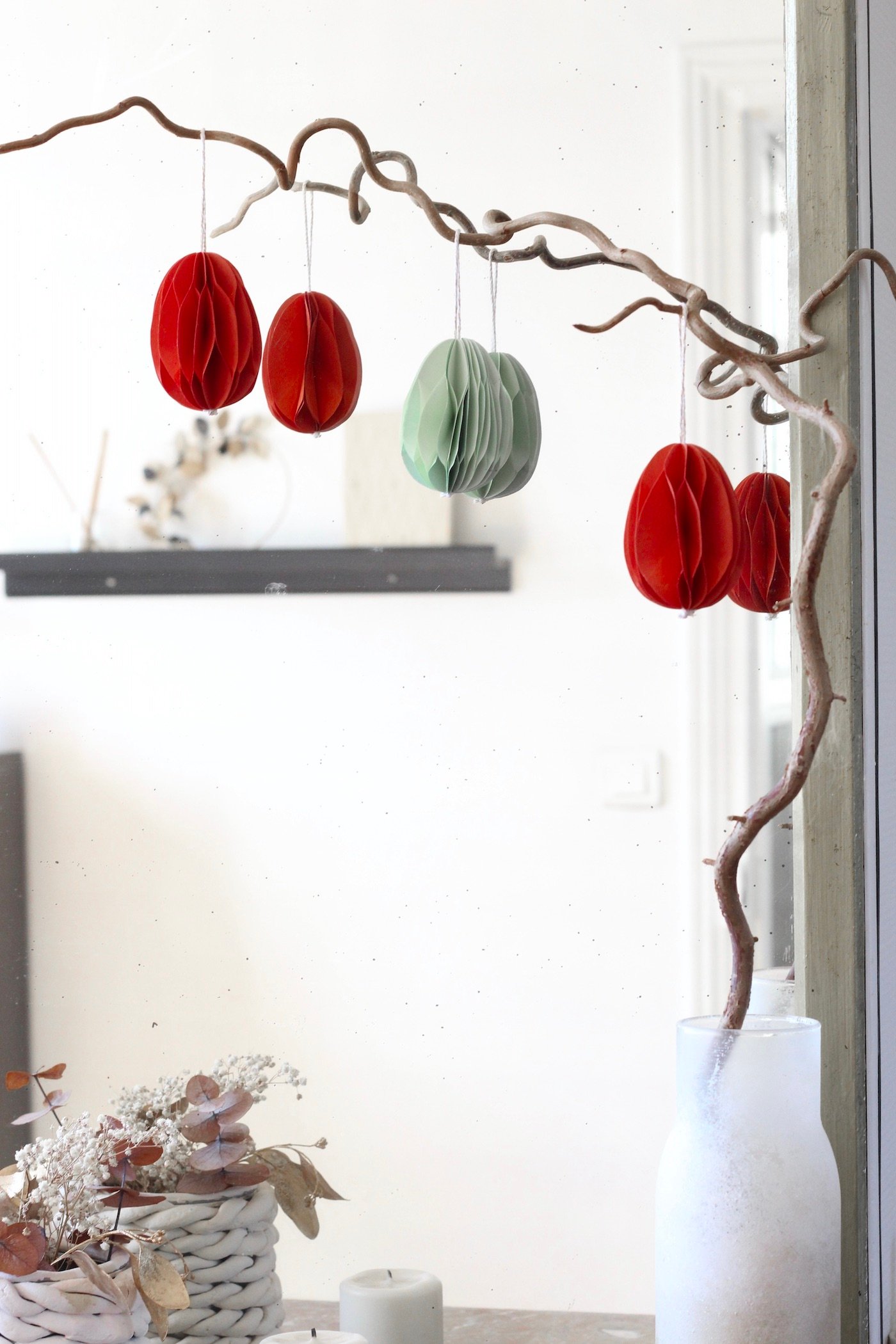 fabriquer oeufs de Pâques papier suspendre DIY