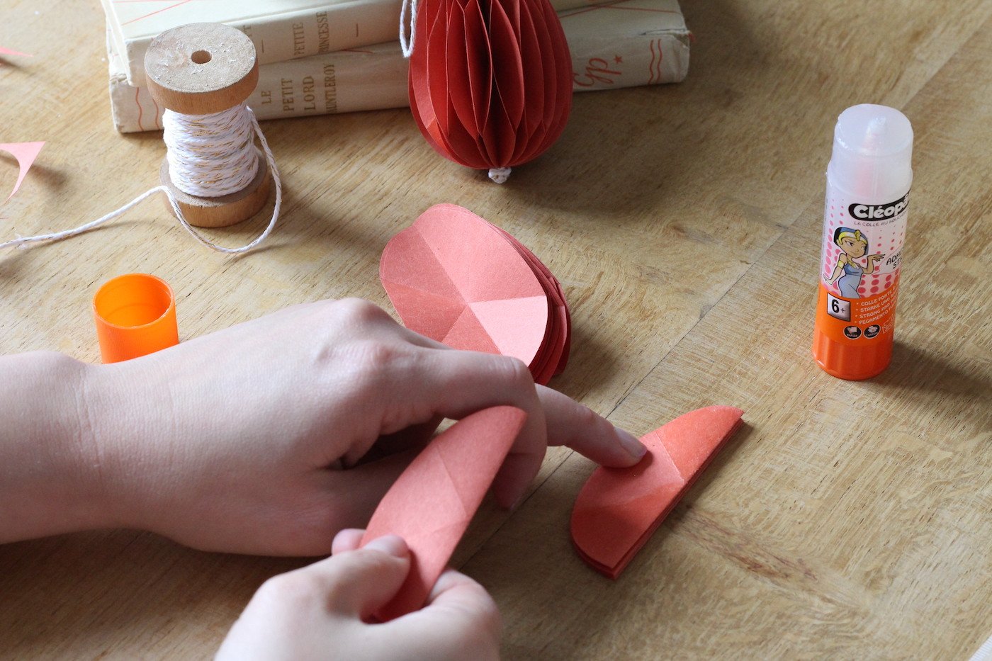 fabriquer oeufs de Pâques papier suspendre Suèdois