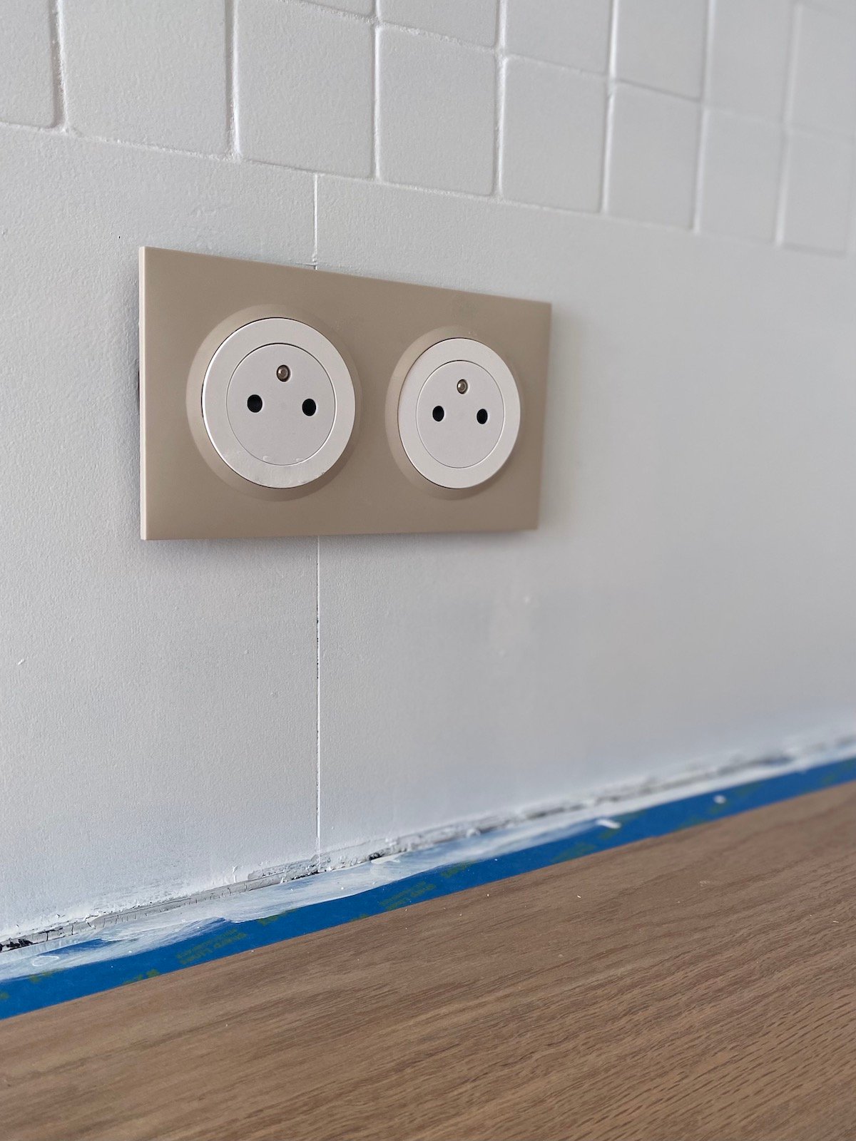 prise électrique dune Dooxie pour déco dorée