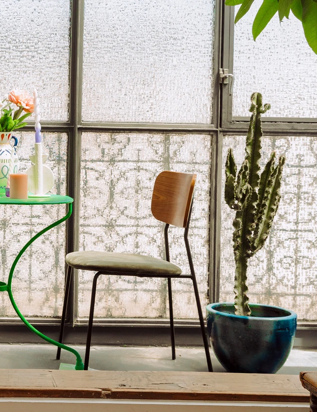 chaise velours vert bois noyer metal noir deco nature tropicale