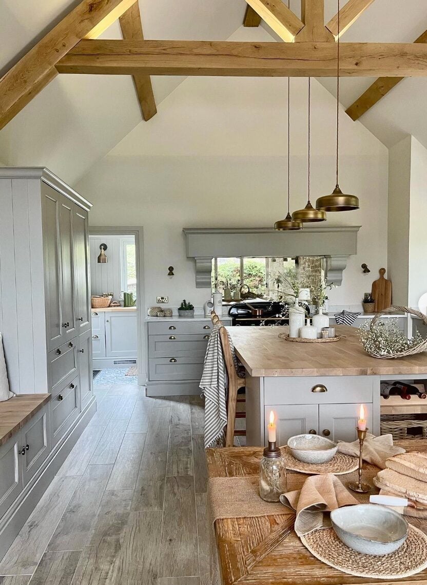 maison hôte écossaise cuisine ouverte gris clair bois naturelle