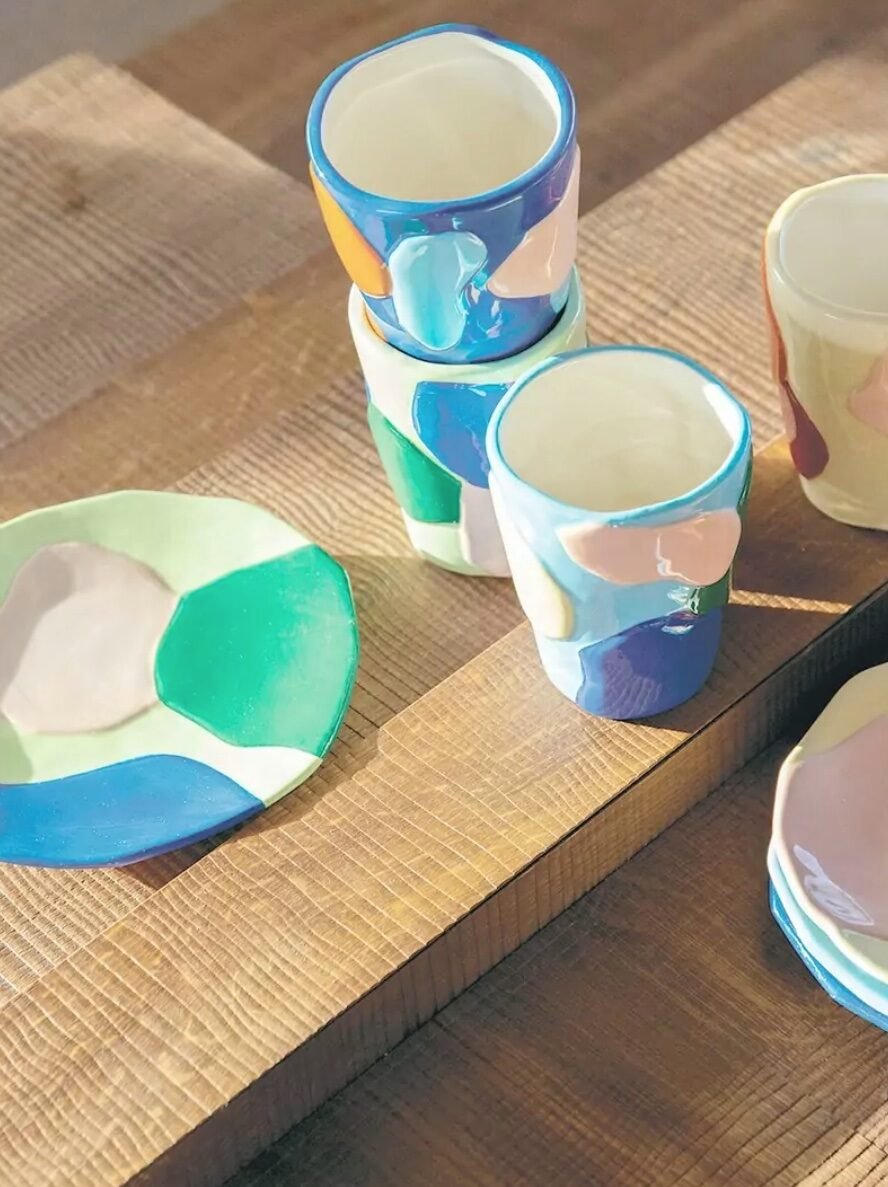 assiete ronde verre rustique tachete bleu blanc vert