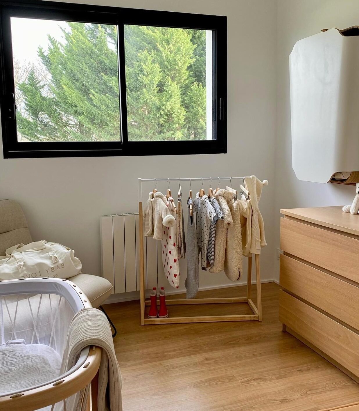 chambre enfant nourrisson commode bois berceau bois rustique bucolique