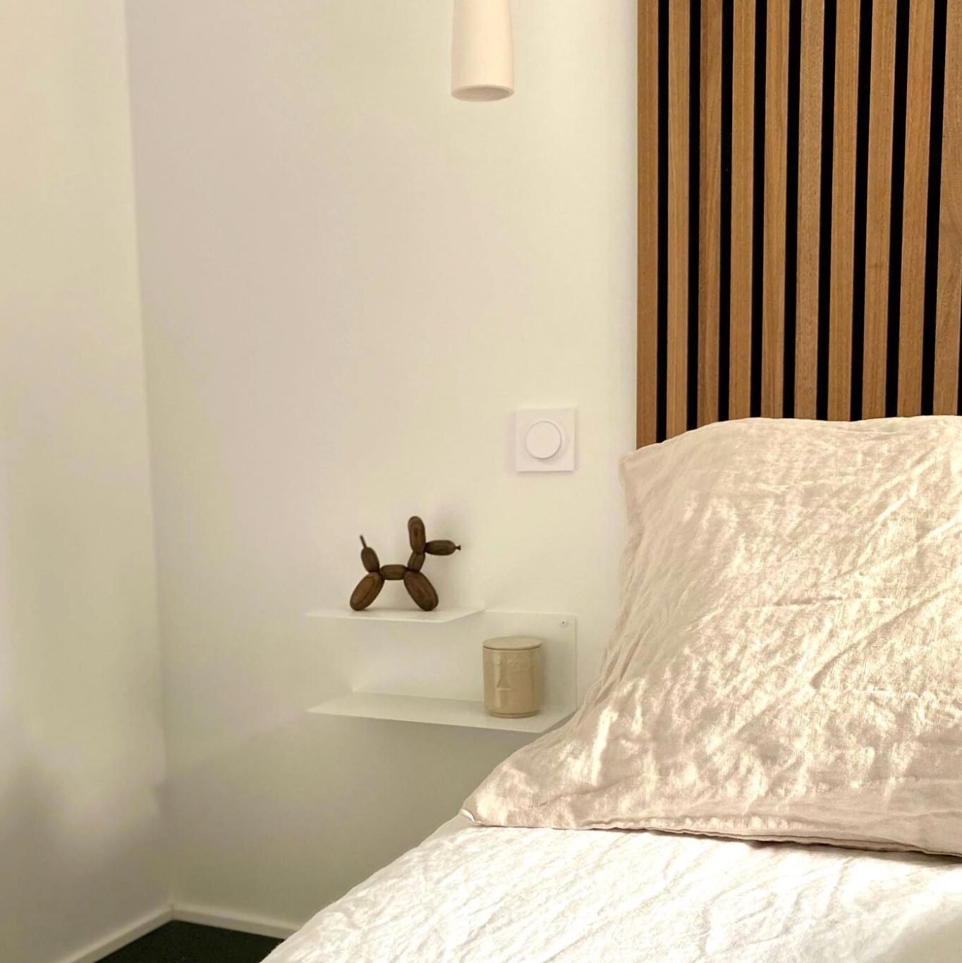 chambre parentale lit double deco epuree minimaliste