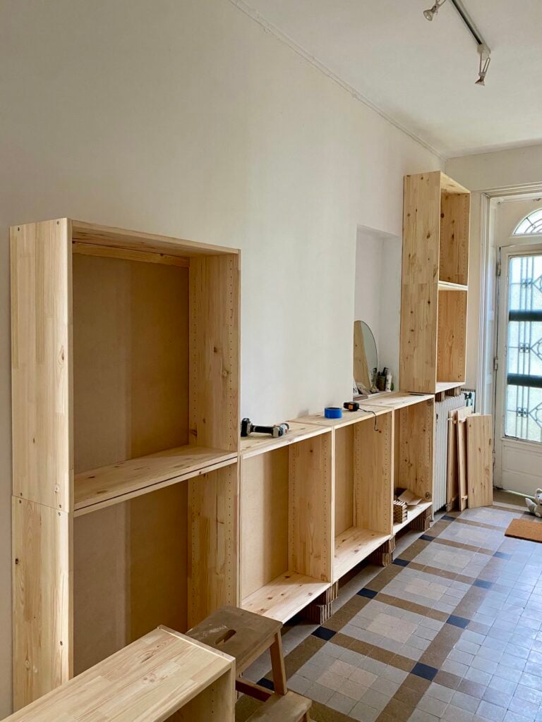 DIY bibliothèque caisson pin IKEA