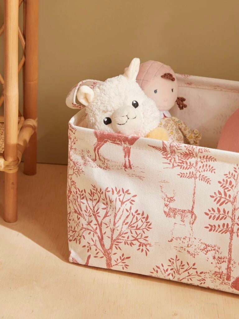 chambre enfant chaleureuse déco toile de Jouy