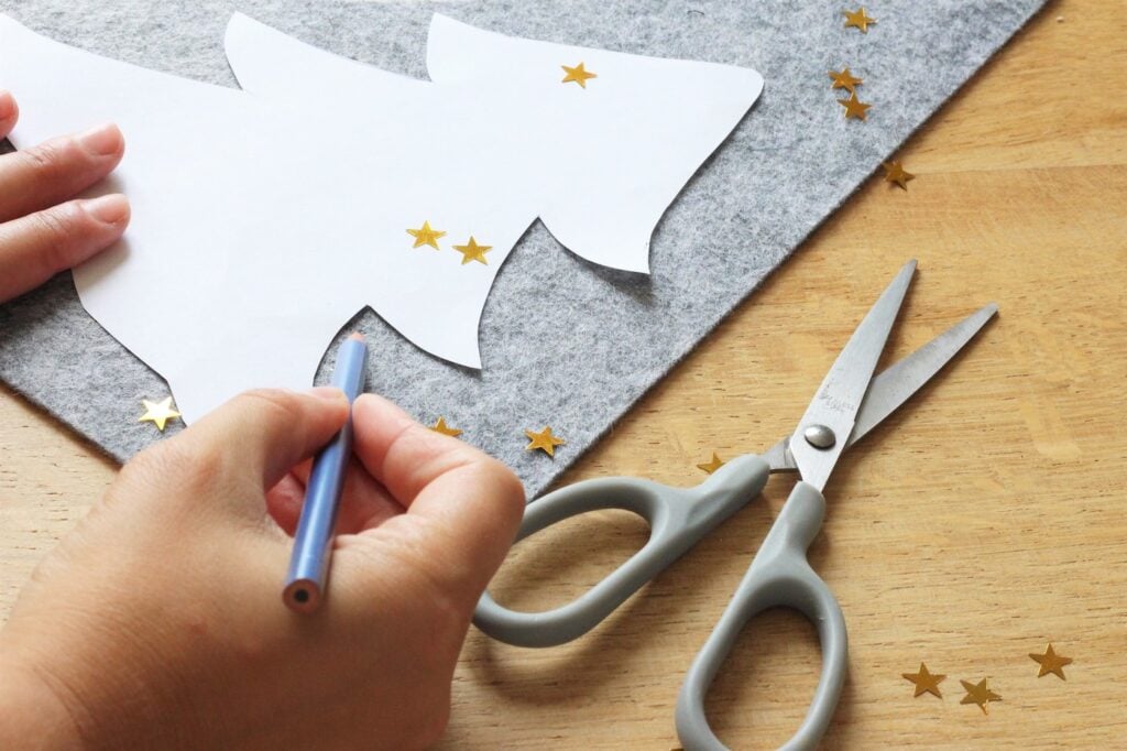 idée déco Noël en feutrine grise