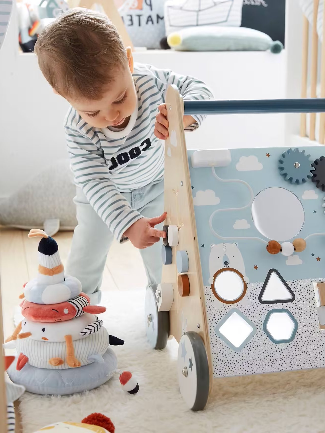 chariot de marche bébé freins cube activité éveil