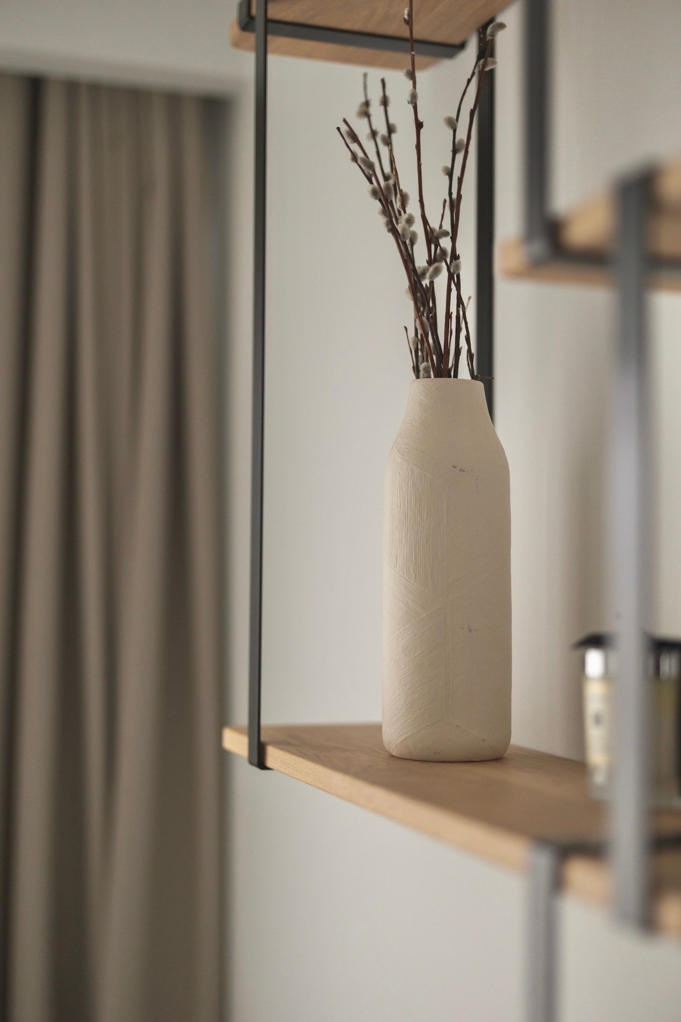 décoration beige terracotta vase artisanale branchage chaton saule