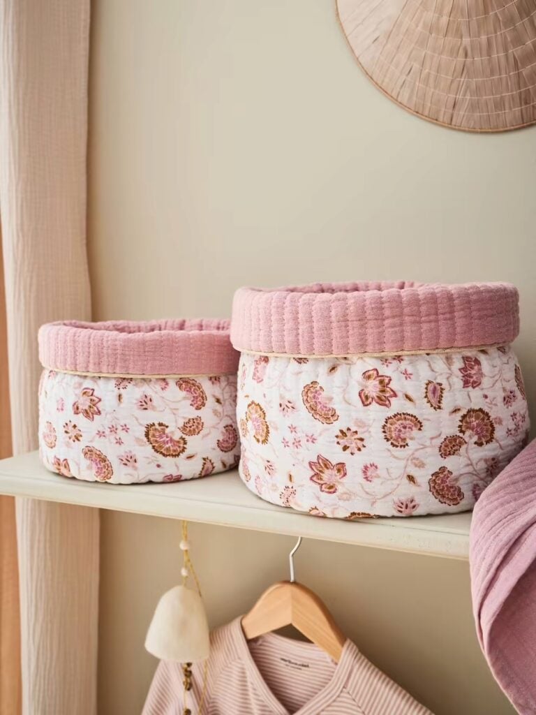 astuces rangement table langer affaires bébé - blog déco