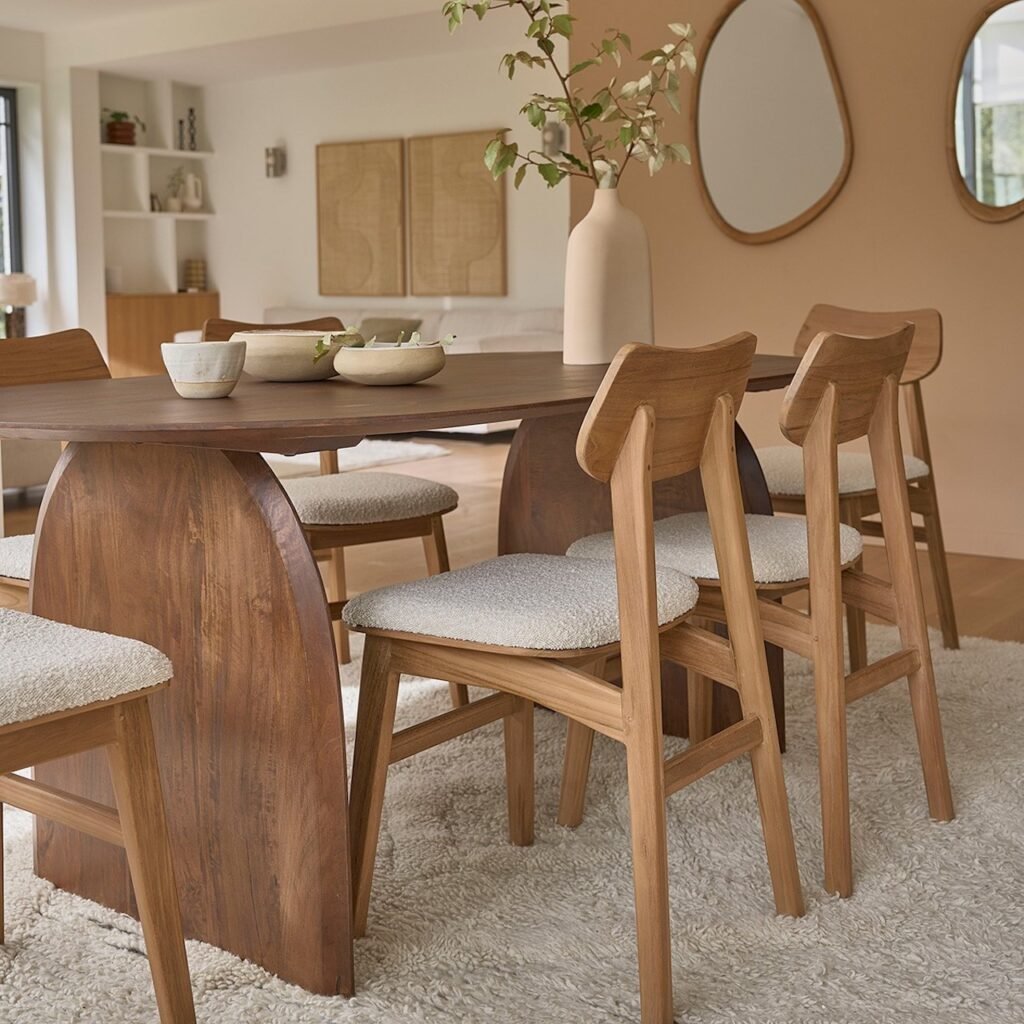 chaise bois tissus bouclette salle à manger forme arrondie