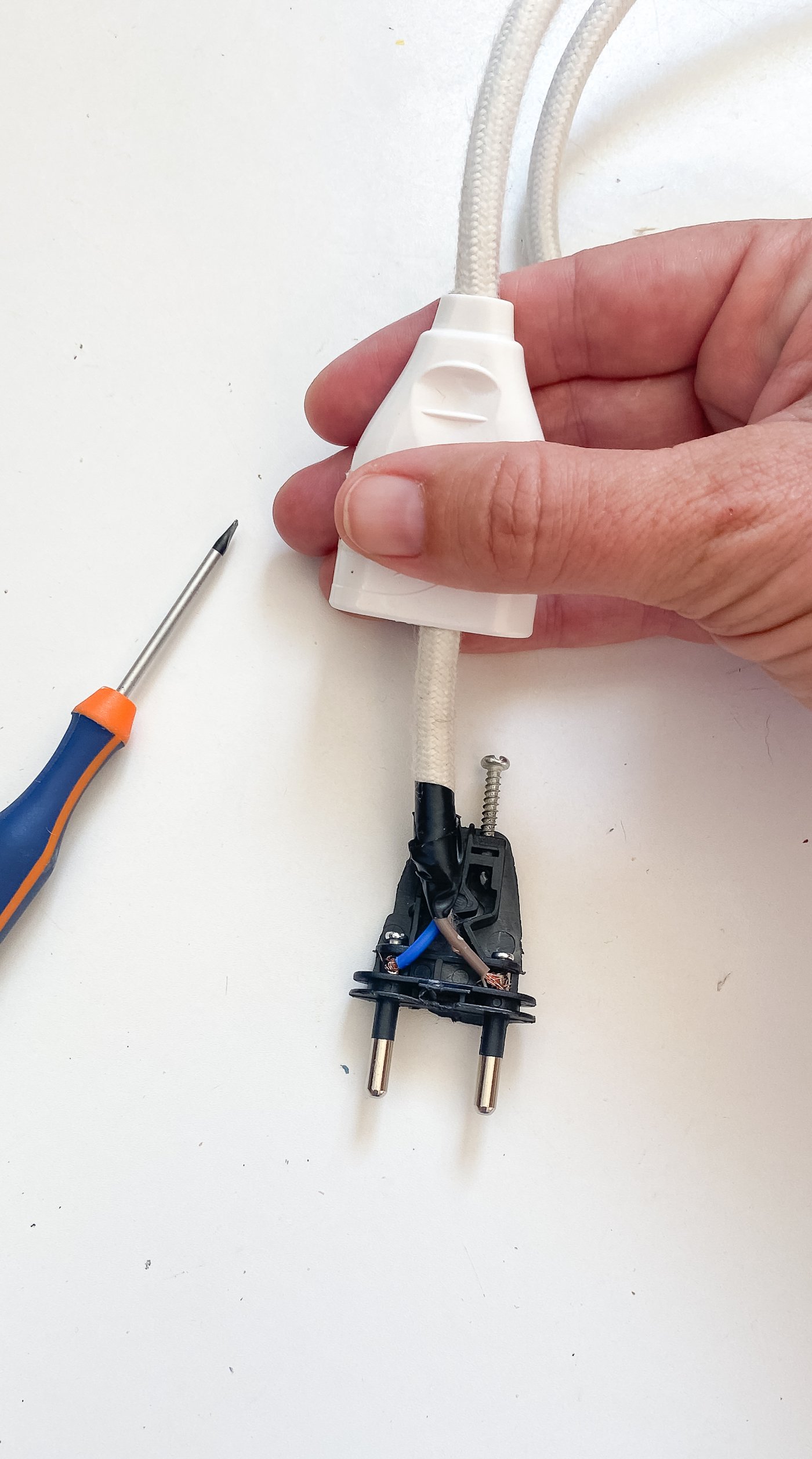 branchement électrique DIY lampe Memphis à fabriquer