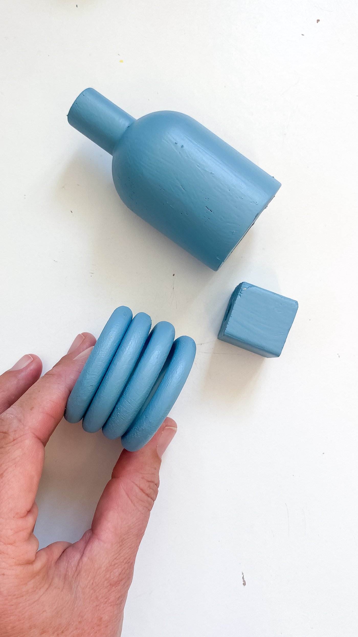 peindre objet bois plastique douille lampe bleu clair layette