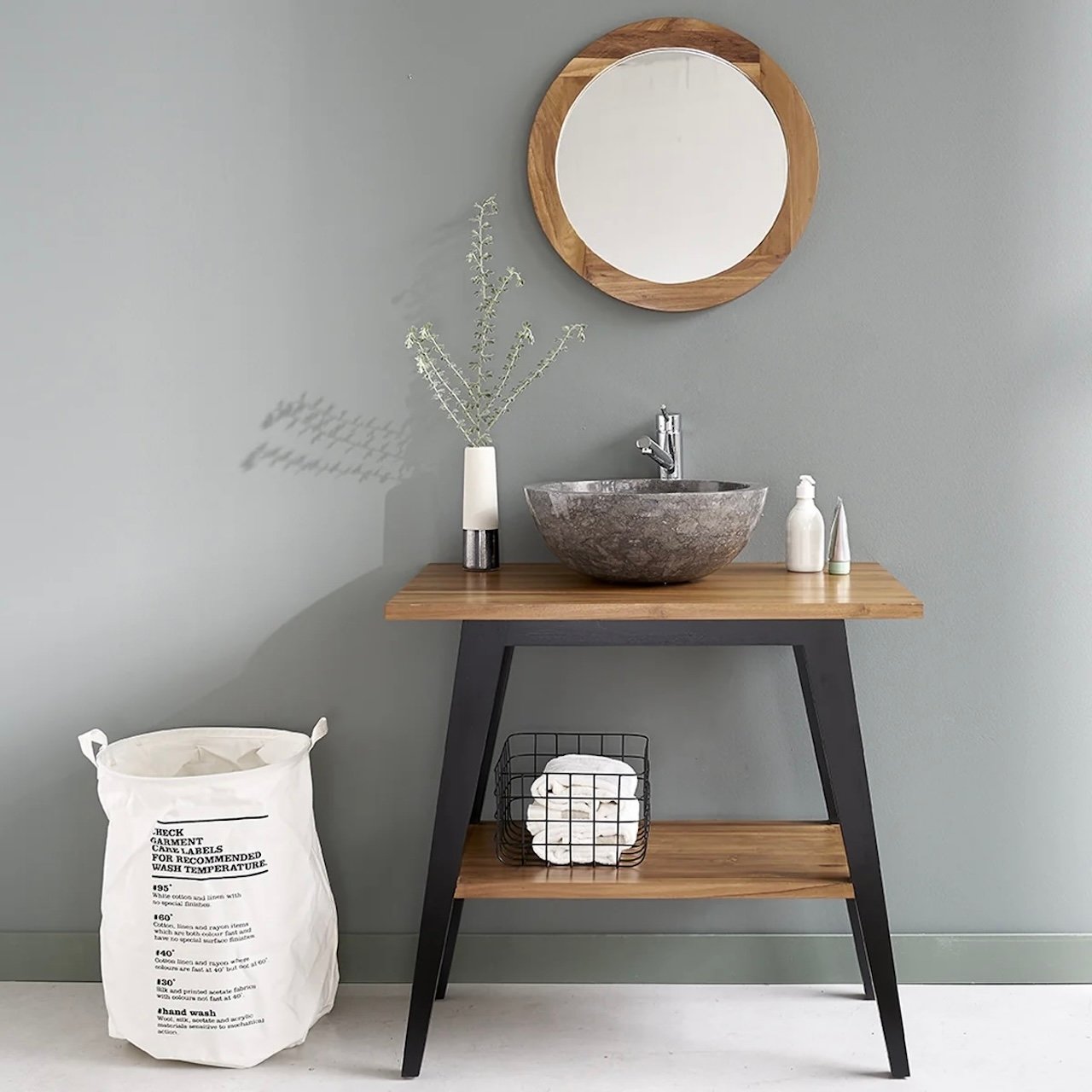 meuble étroit sur pieds lavabo design indus