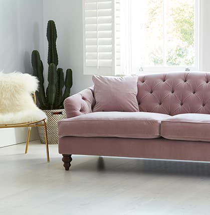 millennial pink canapé velours boutons - blog déco - clem around the corner