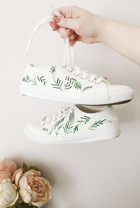 comment customiser ses chaussures tennis broderie clemaroundthecorner