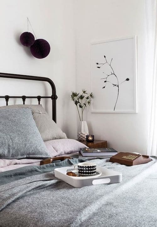 décoration aménager 20m2 optimisation studio lit chambre cadre blog déco design diy violet gris