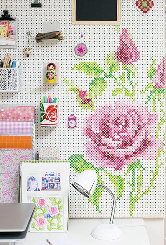 deco point de croix diy pegboard organiseur bureau mural