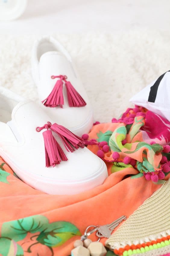 comment customiser ses chaussures slip on pompon clem around the corner