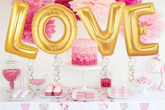 Etsy déco mariage Ballon gonflable or dore love balloon.
