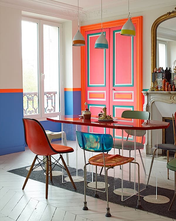 salon multicolore décoration fluo orange bleue Indien Manish Arora