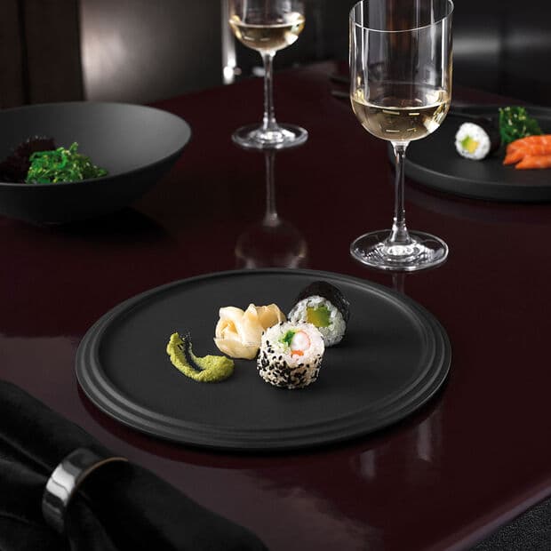 déco en rondeur table noire raffinée