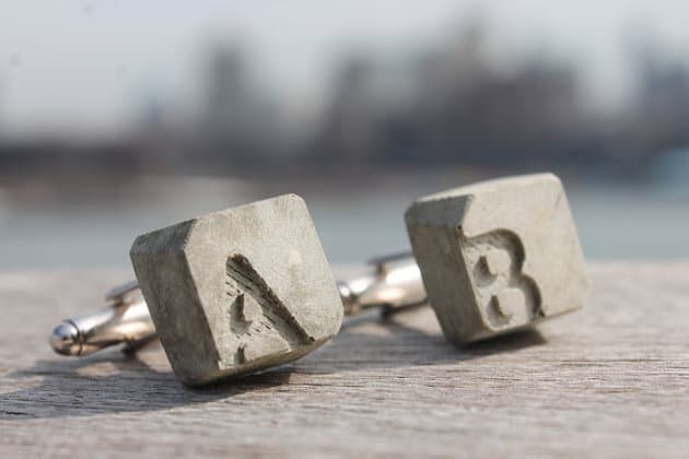 Boutons de manchette carrés en béton avec initiales
