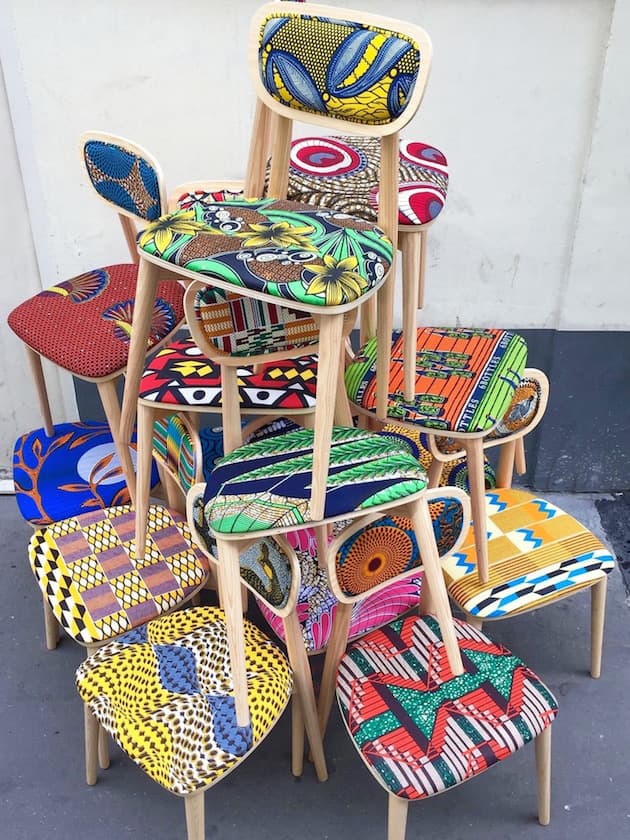 chaise wax tissu africain et bois design scandinave décoration intérieur coussin salon