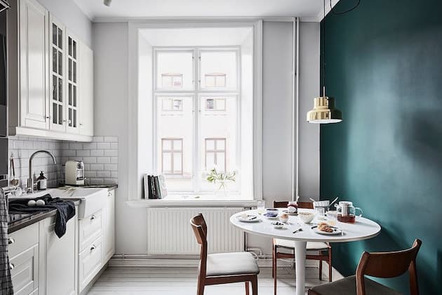 cuisine retro vintage crème parquet blanchi peinture verte