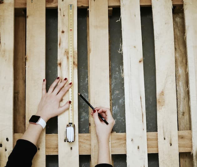 Fabriquer un calendrier de l'avent en palette DIY