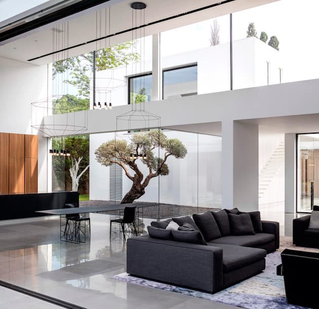 piscine minimaliste maison transparente