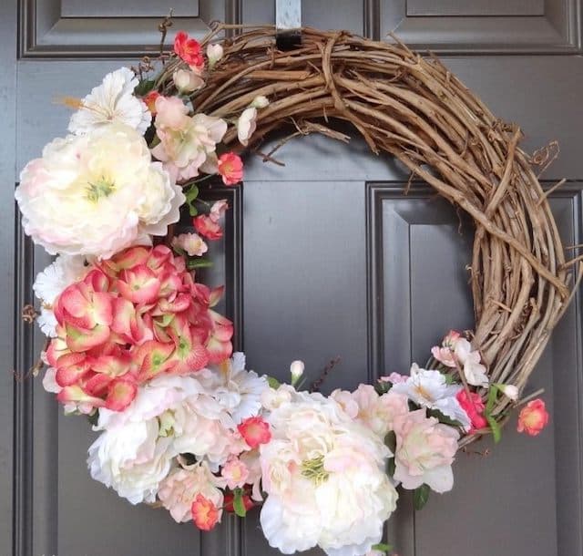 déco printemps couronne de fleurs pour porte d'entrée
