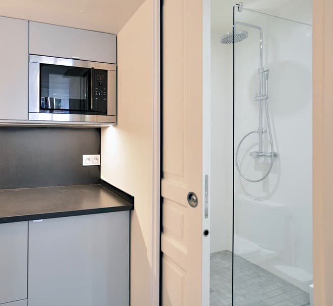 cuisine noire blanche studio 19m2 paris