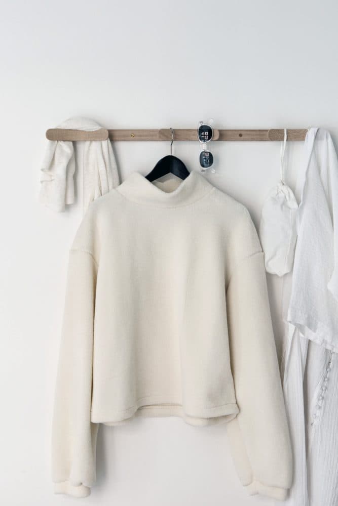 penderie suspendue minimaliste en bois blog decoration interieure