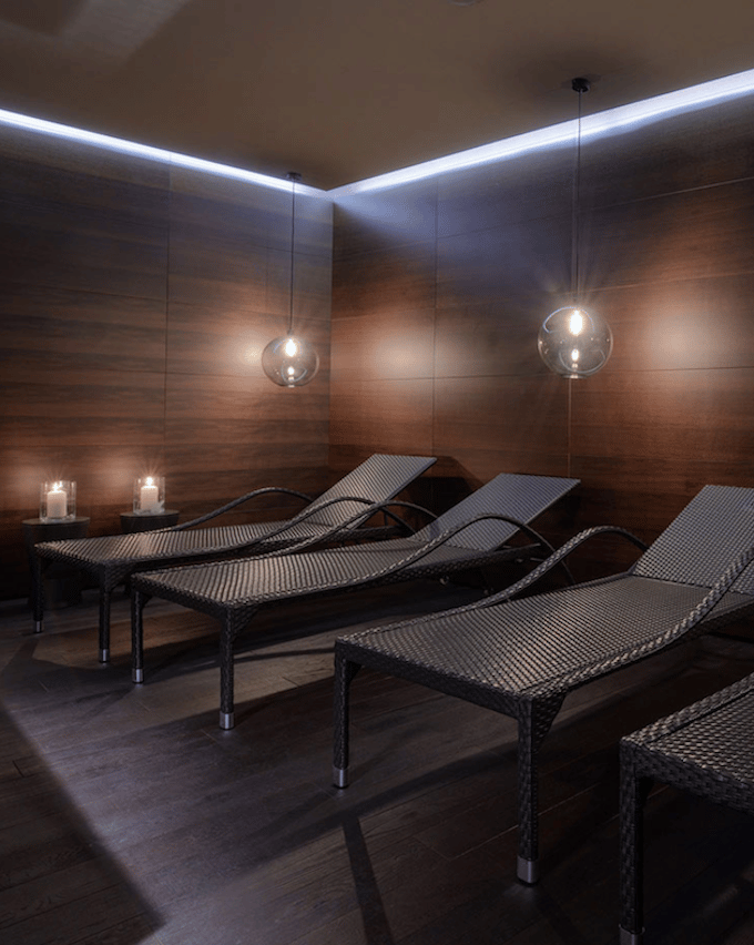 hotel chic en pleine montagne spa piscine bois design blog déco clem around the corner