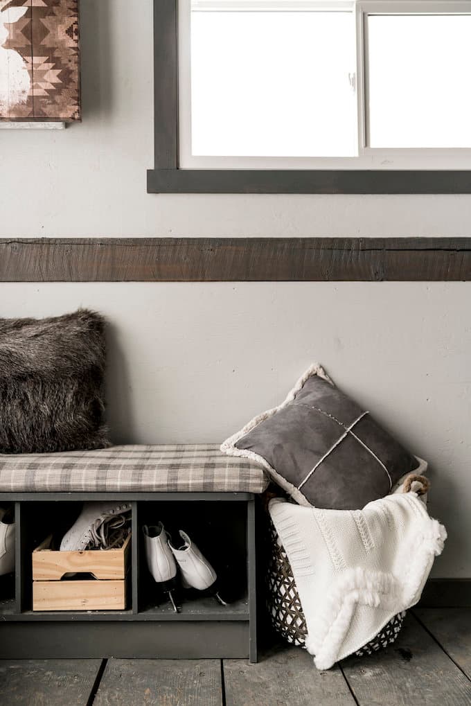 petit chalet vintage banc angle coussin panier cosy hygge blog déco clem around the corner