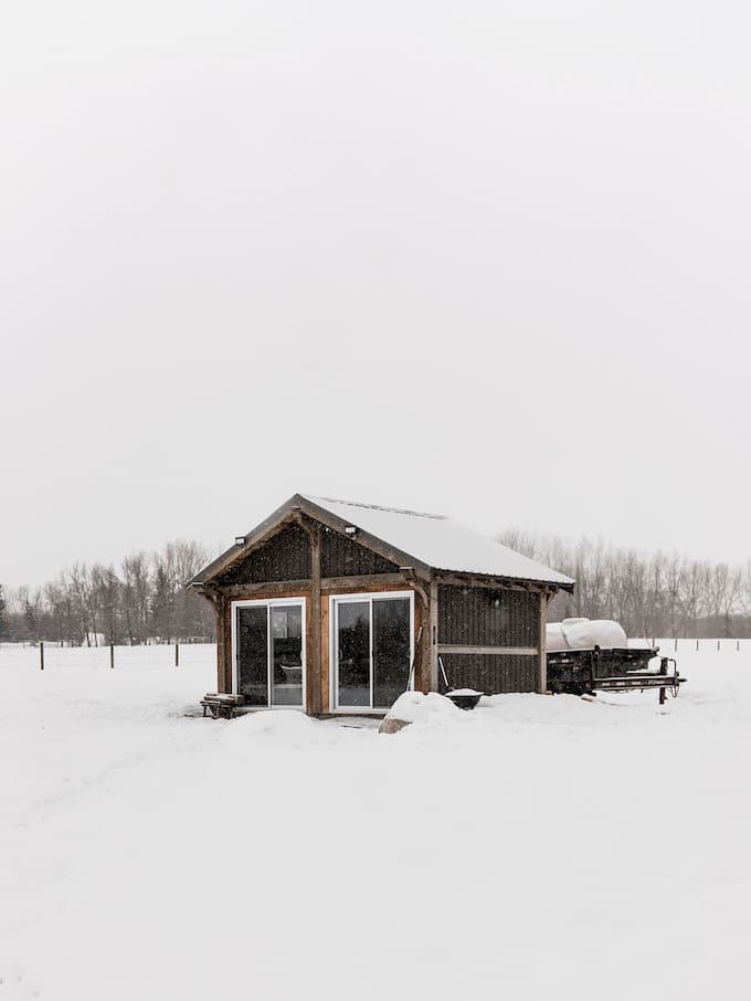 petit chalet vintage maison neige forêt canada blog déco clem around the corner