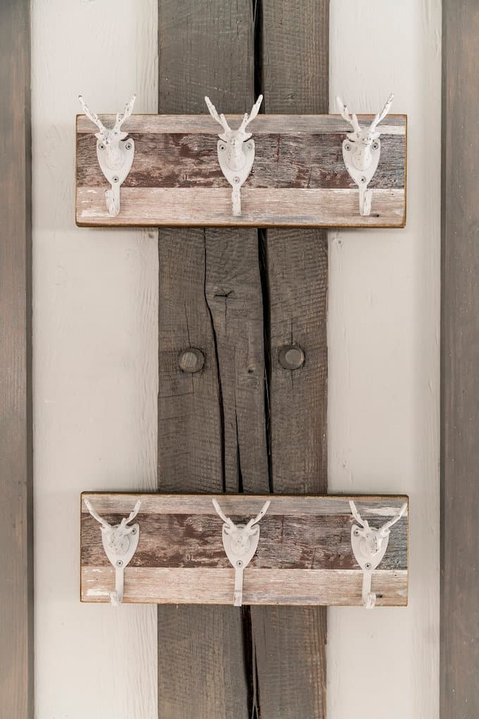 petit chalet vintage porte manteau cerf maison cosy blog déco clem around the corner