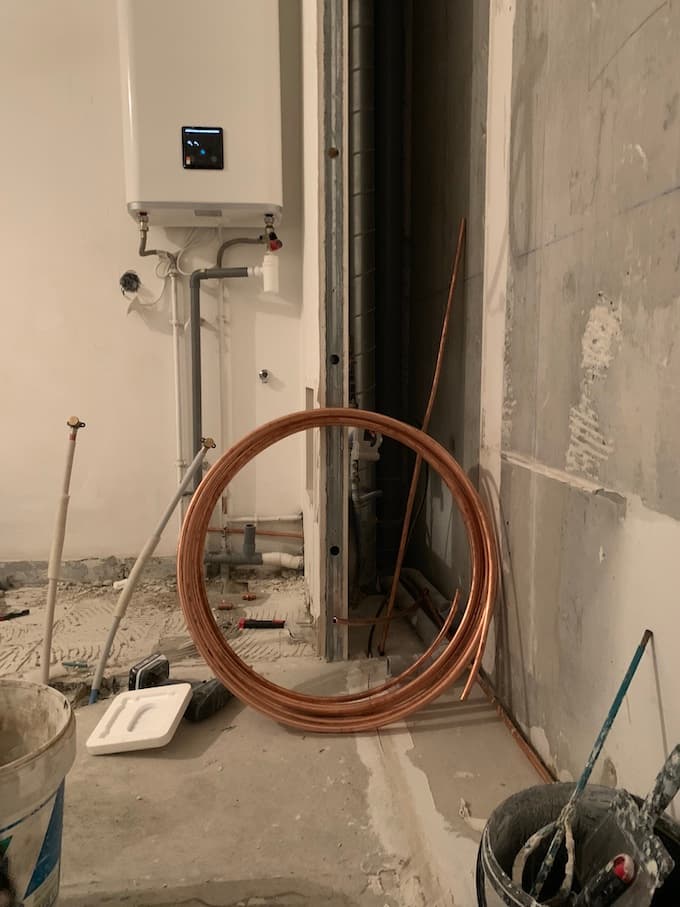 travaux rénovation salle de bain chauffe eau extra plat - blog deco - clem around the corner
