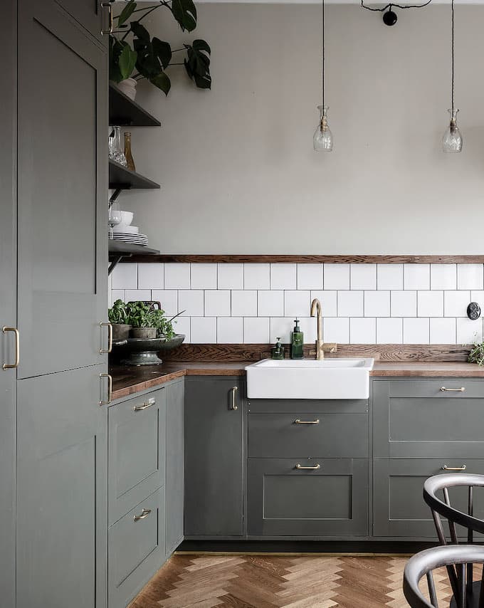 ambiance rustique cuisine kaki meuble bois - blog déco - clem around the corner