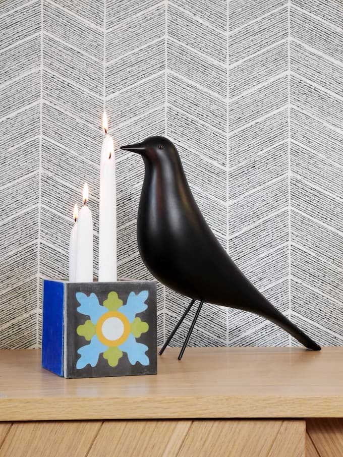 cache pot ciment noir bleu oiseau figurine bougie - blog déco - clem around the corner