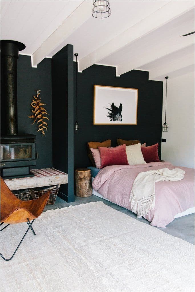 chambre vert sapin blanc rose poêle noir rectangle